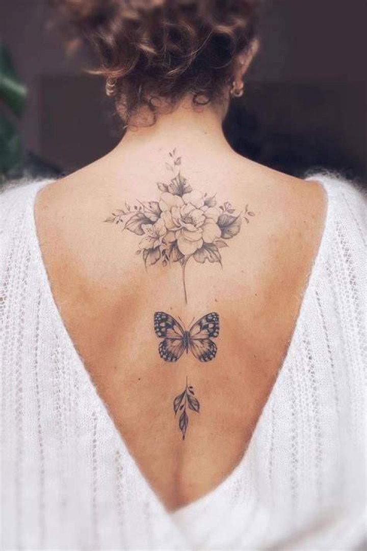 30 Glamorous Back Tattoo Ideas For Women