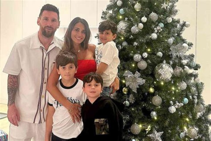 &Aacute;ngel Di Mar&iacute;a family, wife, children, parents, siblings