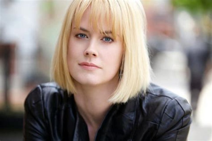 Abigail Hawk’s Measurements, Wiki, Bio, Height, Husband, Married, Kids