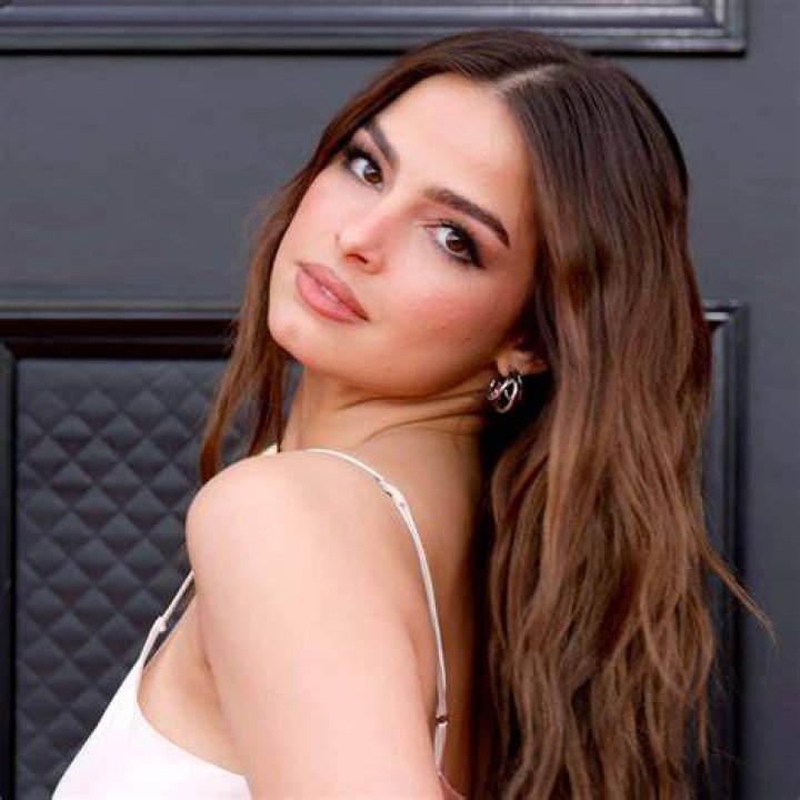 Addison Rae's father is said to have "seduced" the 25yearold into an
