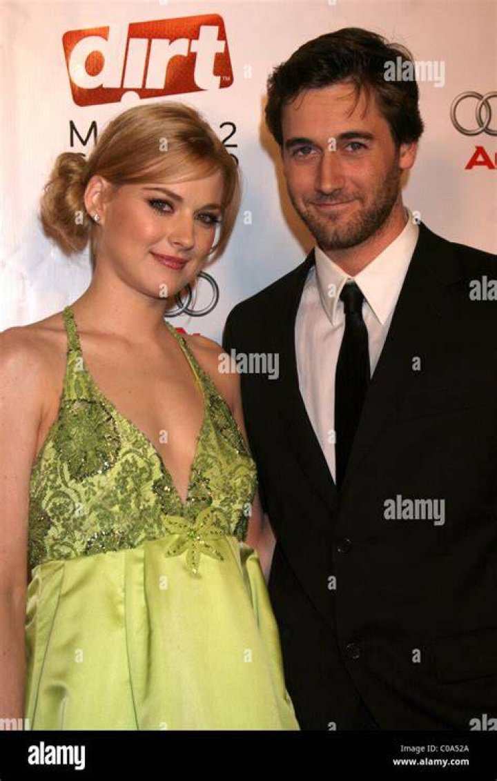 Alexandra Breckenridge and Ryan Eggold at The Walking Dead Ultimate Fan