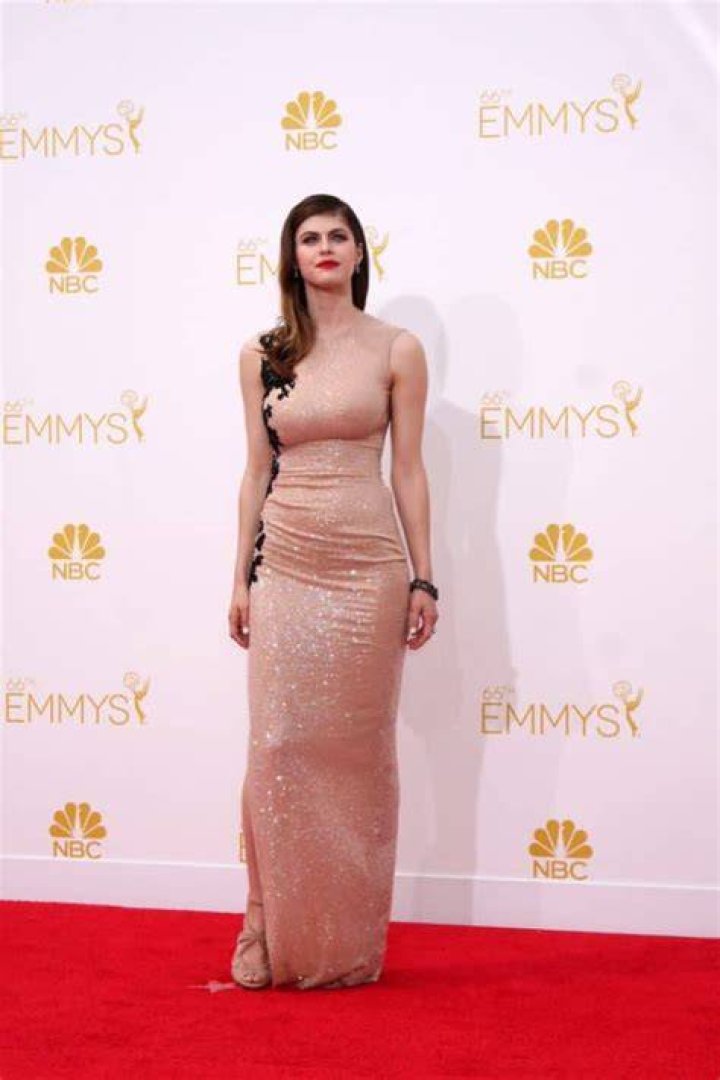 Alexandra Daddario&rsquo;s Size Height, Weight, Measurements & More
