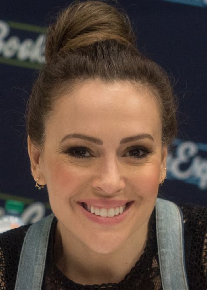 Alyssa Milano Net Worth (Updated March 2024) Age, Bio, Wiki.