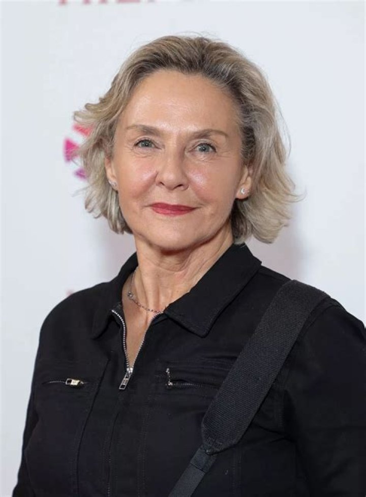 Amanda Burton (Actress) Bio, Wiki, Age, Height, Family, Children