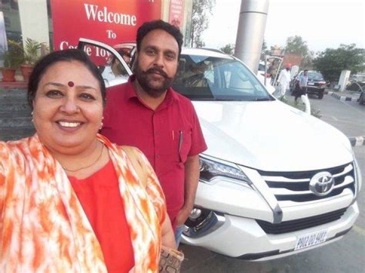 Anita Devgan (Actress) Age, Husband, Family, Biography & More