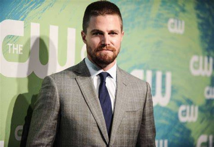 Arrow star Stephen Amell reveals wife Cassandra Jean is pregnant