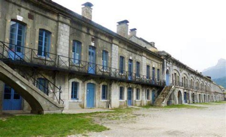 Au fil des fortifications. Fort Barraux fortification... puis prison