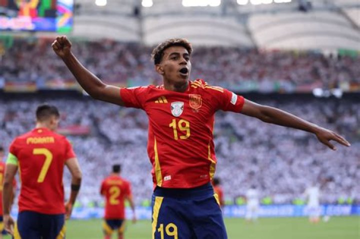 Barcelona&rsquo;s Lamine Yamal, 16, earns first senior Spain callup The