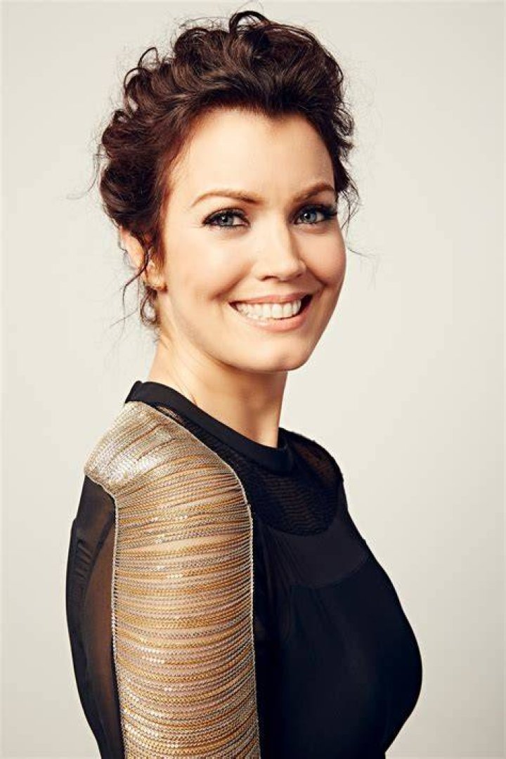 Bellamy Young photo 9 of 12 pics, wallpaper photo 862531 ThePlace2