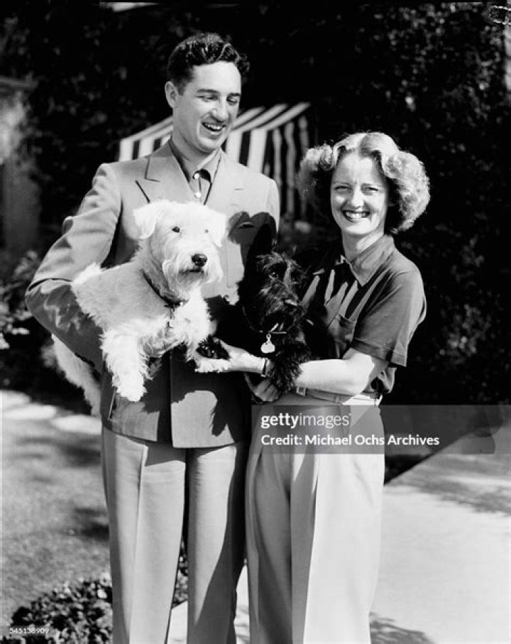 Bette Davis with husband Harmon Nelson in 1936 Bette davis eyes