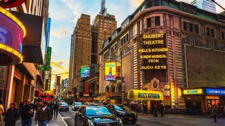 Broadway's Shoshana Bean Shows Up As Herself Playbill
