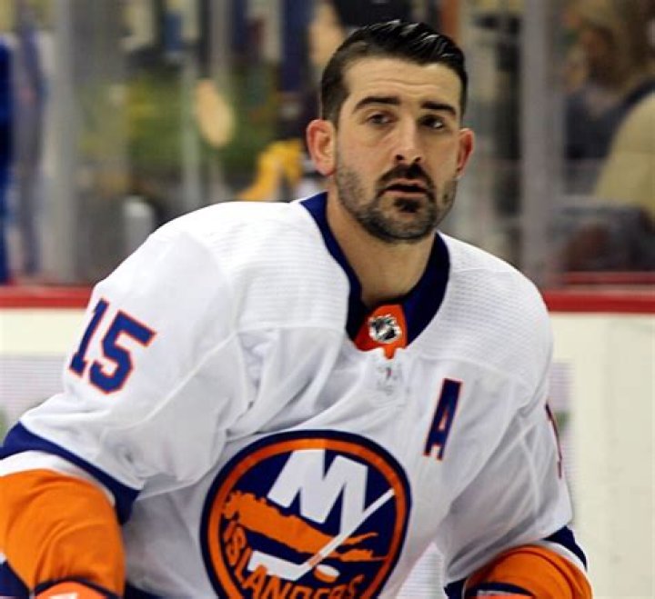 Cal Clutterbuck Net worth Wife Contract Age sportsjone