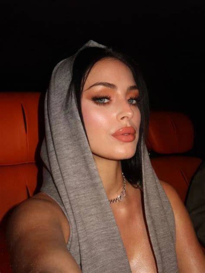 Camilla Araujo (camilla_classy) Snapchat Stories, Spotlight & Lenses