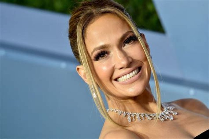 Celebrities with long necks HD wallpaper Pxfuel
