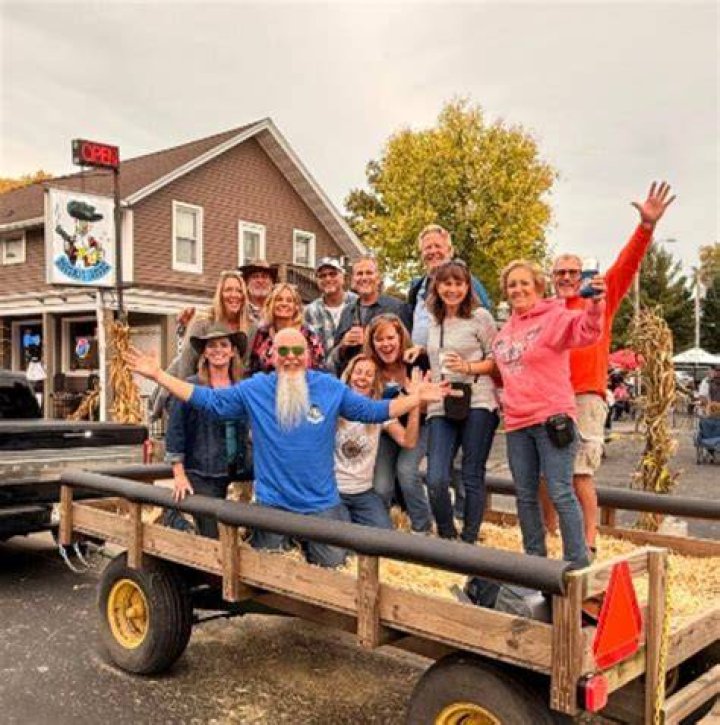 Check out the house Taylor swift Gift her parents worth 1.4million