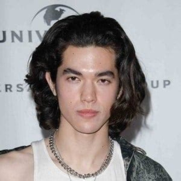 Conan Gray Bio, Age, TikTok, Career, Girlfriend Networth Height Salary