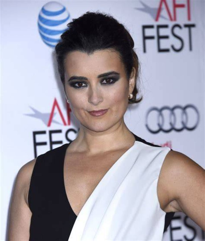 COTE DE PABLO at 2015 People’s Choice Awards in Los Angeles HawtCelebs