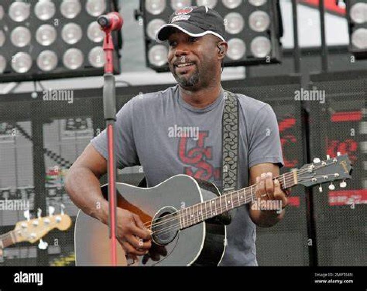 Country singer, Darius Rucker & wife, Beth Leonard w/family Darius