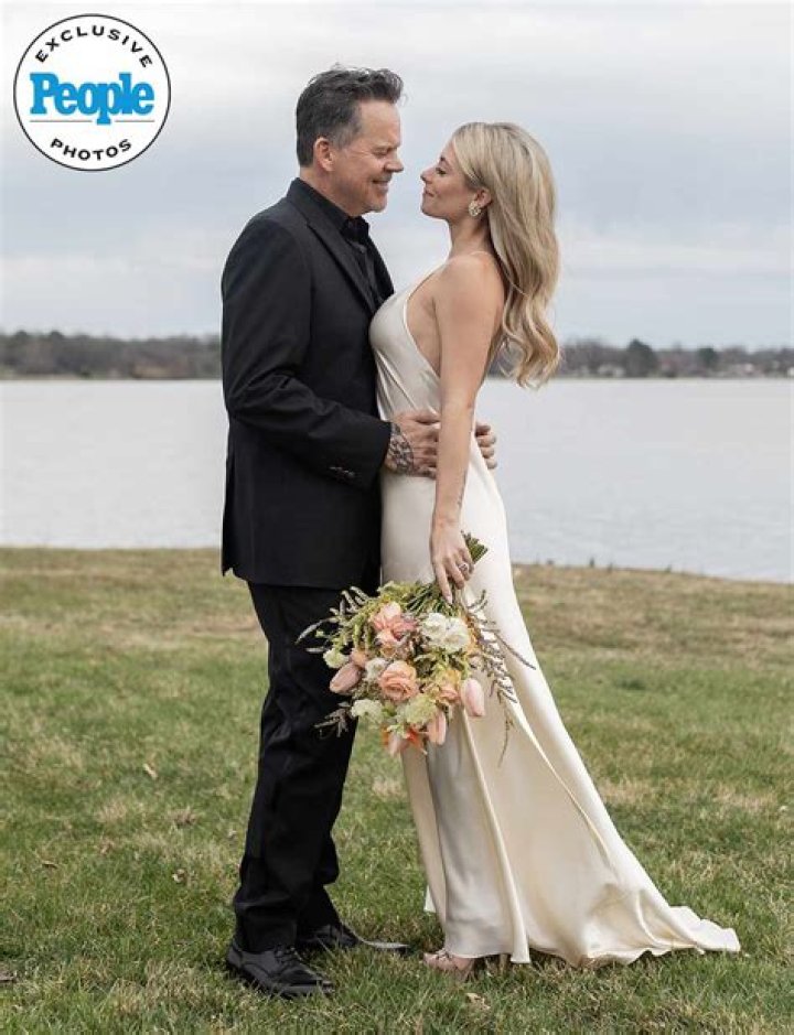 Country Singer Gary Allan Marries Longtime Love Molly Martin in 'Low