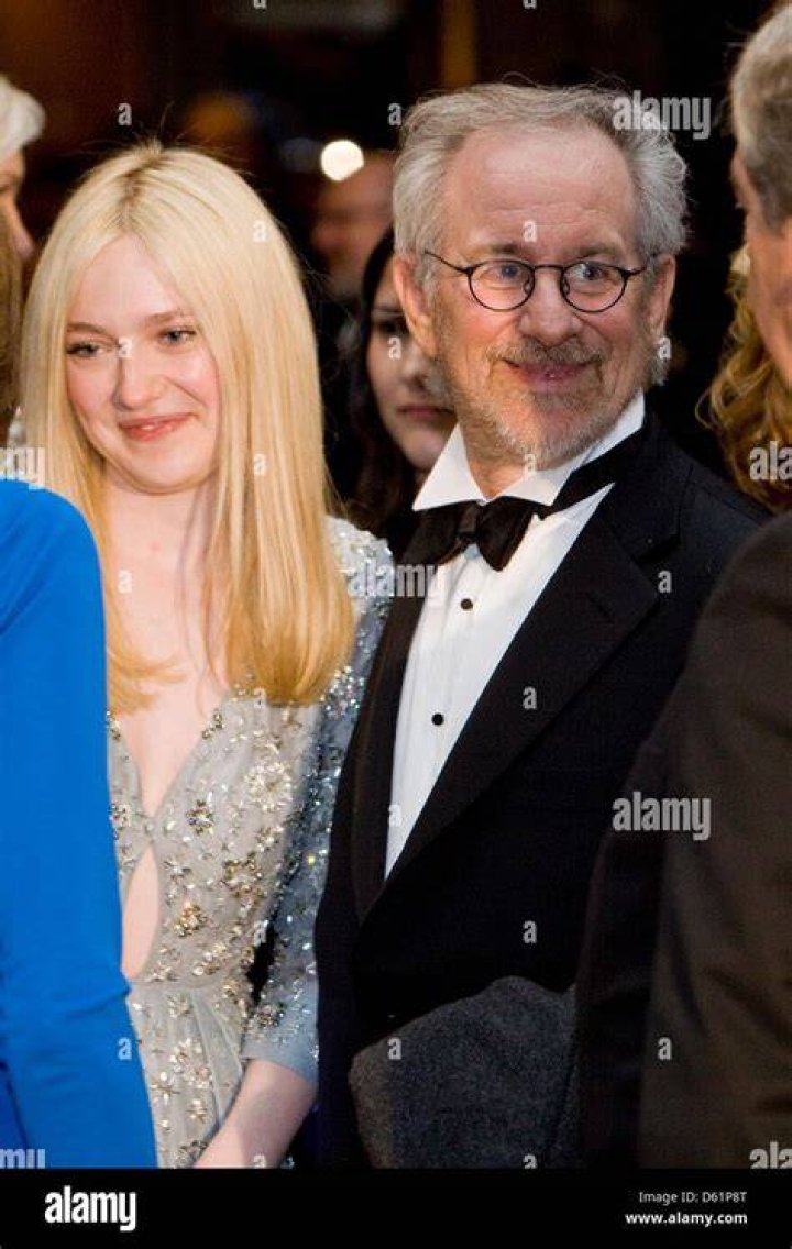 Dakota Fanning & Steven Spielberg 'Lincoln' NYFF Screening! Photo