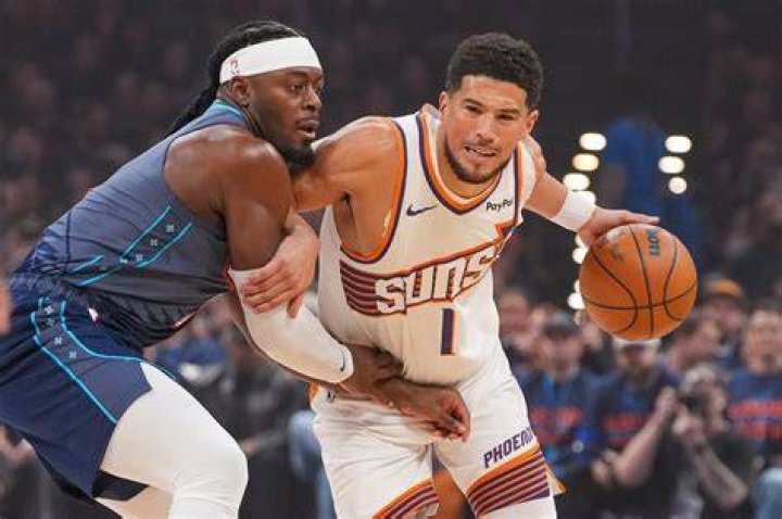 Devin Booker Says He's 'Enjoying Life to the Fullest'