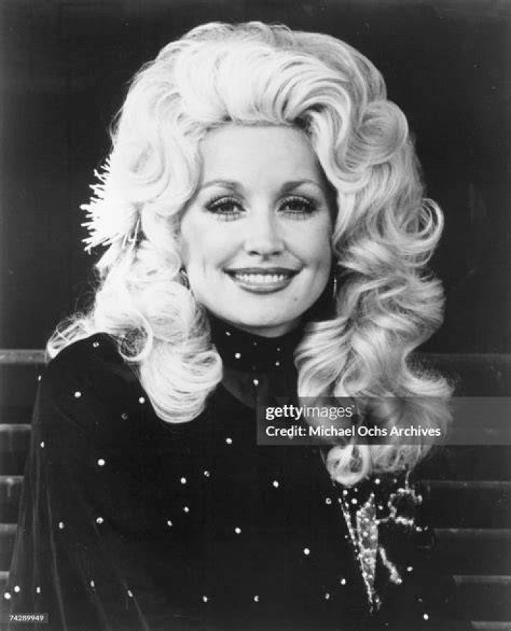Dolly Parton's Husband, Carl Dean, Seen In Public For First Time In 40 Yrs