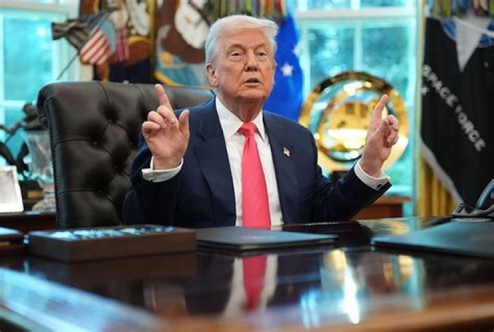 Donald Trump is taking a beating in college commencement speeches The