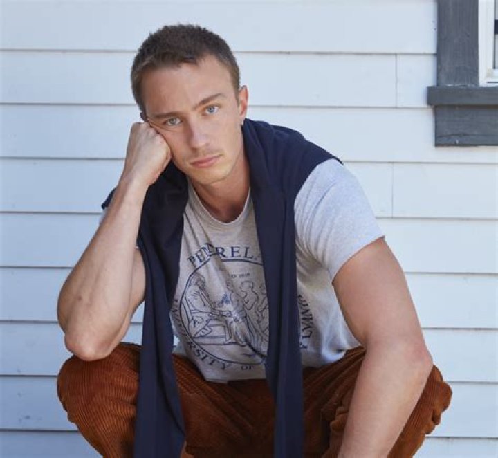 Drew Starkey's biography Age, relationship status, real name, movies