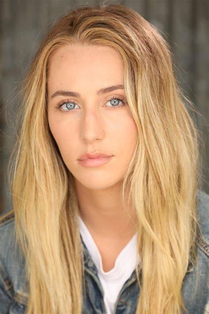 Eden McCoy What Is Her Age, Who are The Parents & Is She Dating Anyone?