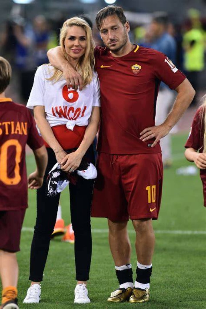 Francesco Totti New Wife Girlfriend Noemi Bocchi