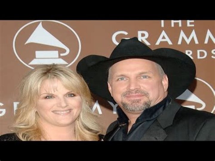 Garth Brooks Divorce Settlement Is American singersongwriter Getting