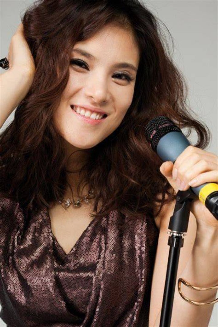 Gummy (singer) Complete Biography with [ Photos Videos ]