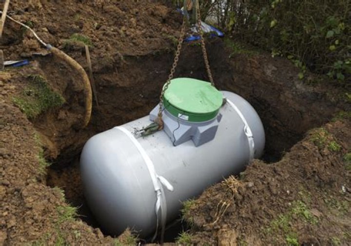 How deep does a propane tank need to be buried?