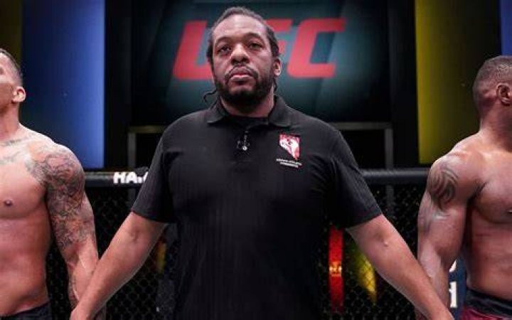 How Much Does Herb Dean Make Per Fight? Fan Arch