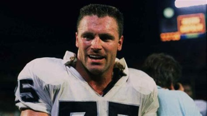 Howie Long Net Worth, Age, Bio, Wife, and Sons