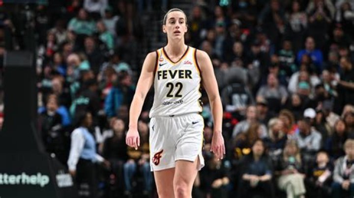 Iowa’s Caitlin Clark sinks buzzerbeater from halfcourt logo to push