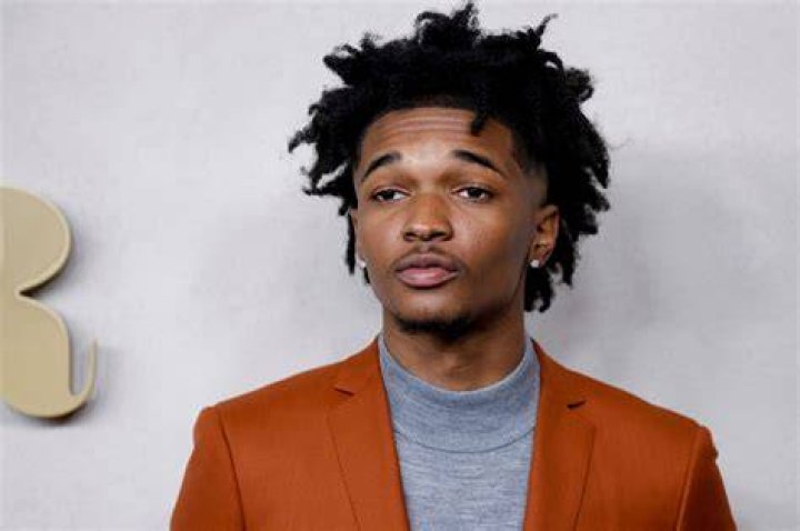 Isaiah Hill Swagger Actor Wiki, Age, Height, Basketball, Movies