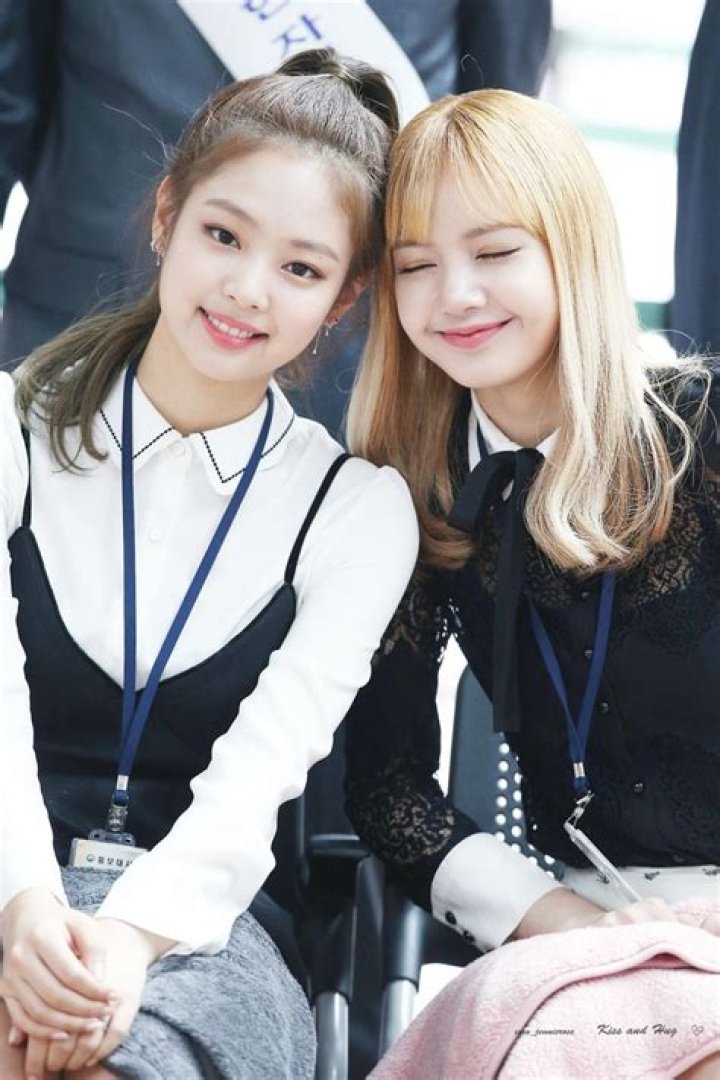 Jennie & Rosé Rosé And Jennie, Blackpink Jennie, Yg Entertainment