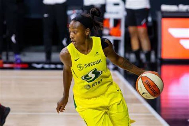 Jewell Loyd WNBA career, Kobe Bryant relationship, dyslexia diagnosis