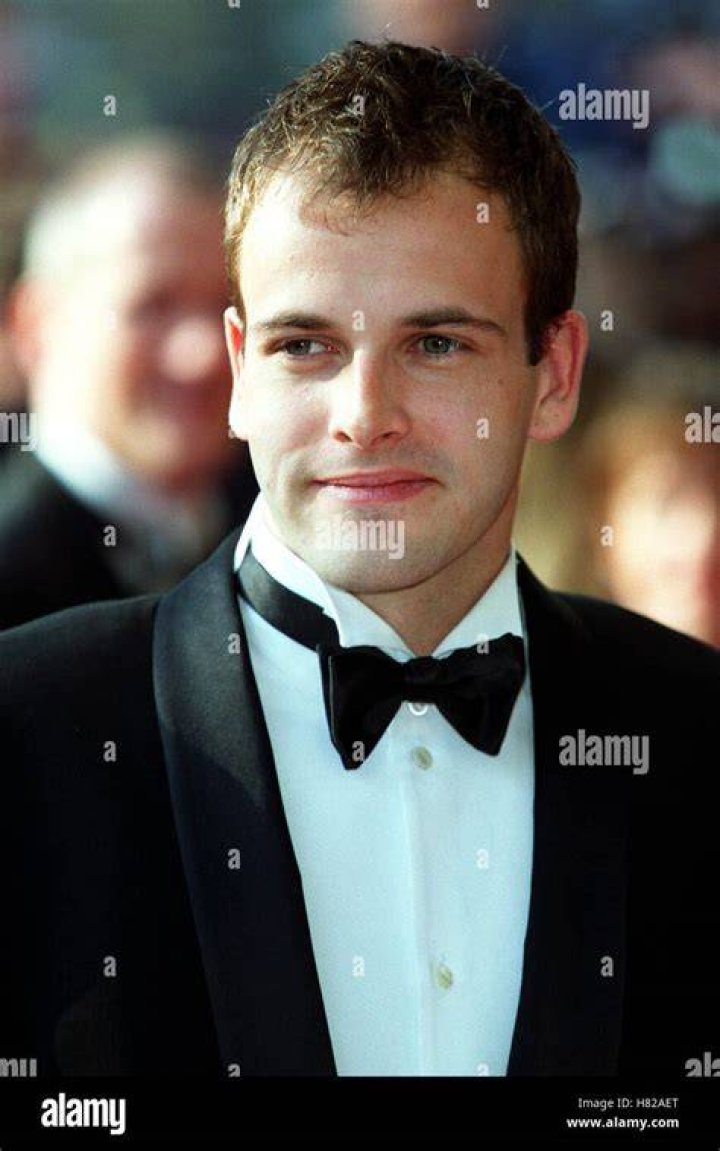 Jonny Lee Miller Age Wiki Height Weight Bio Net Worth Wife Starsgab