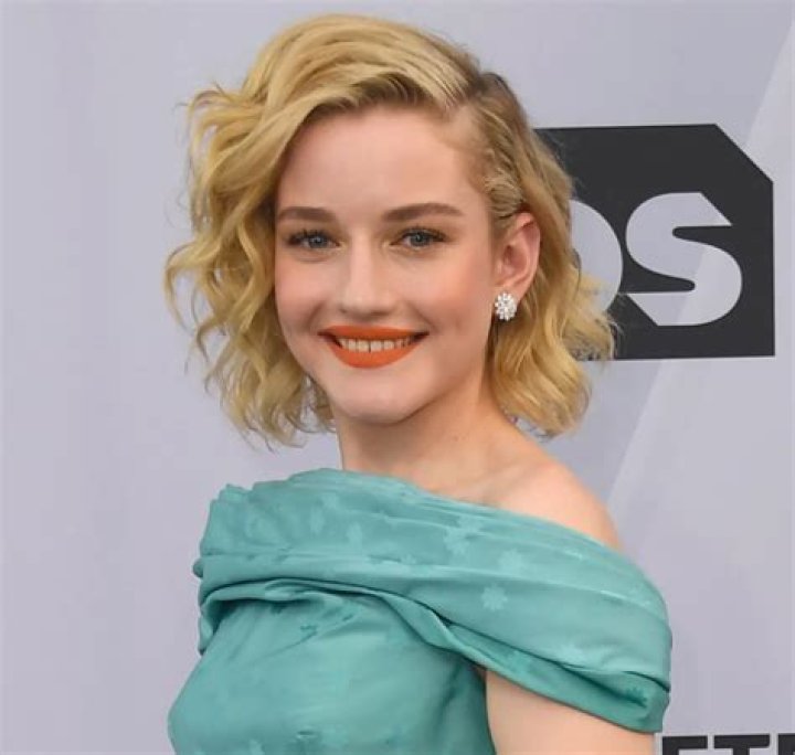 Julia Garner Net Worth