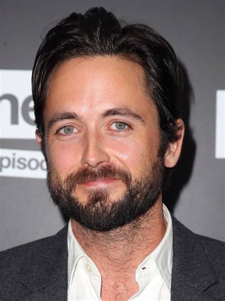 Justin Chatwin 'Shameless' Stroll Photo 2488097 Justin Chatwin
