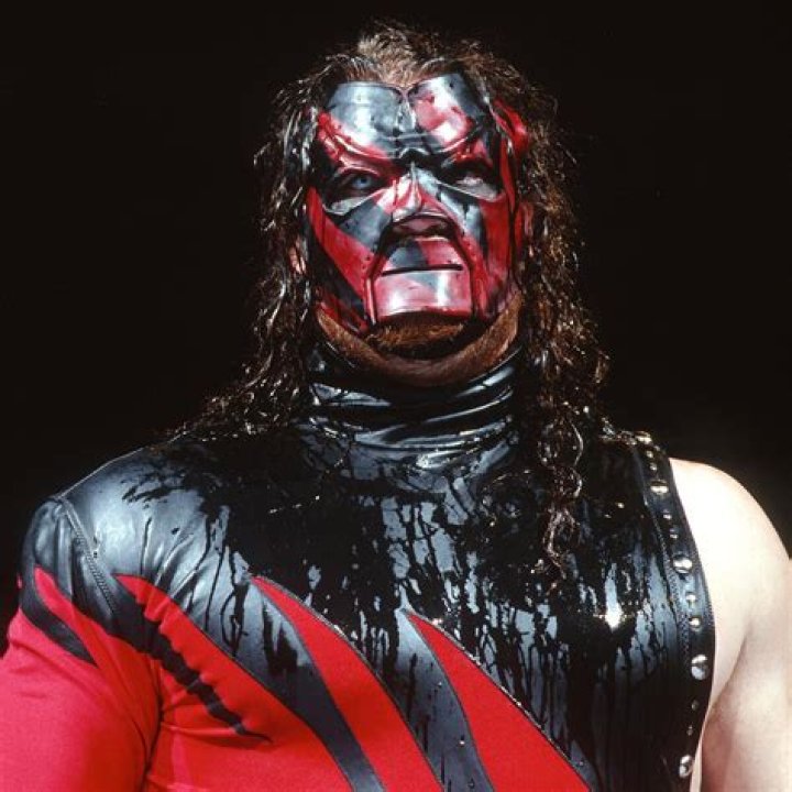 Kane's wife WWE Who is Glenn Thomas Jacobs married to?