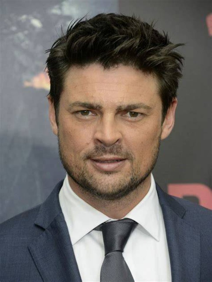 Karl Urban 2024 dating, net worth, tattoos, smoking & body facts Taddlr