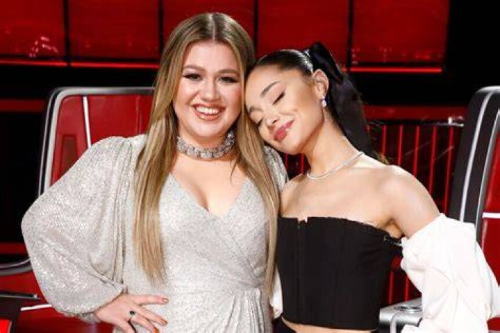 Kelly Clarkson and Ariana Grande Sang a Perfect Duet With No Rehearsal