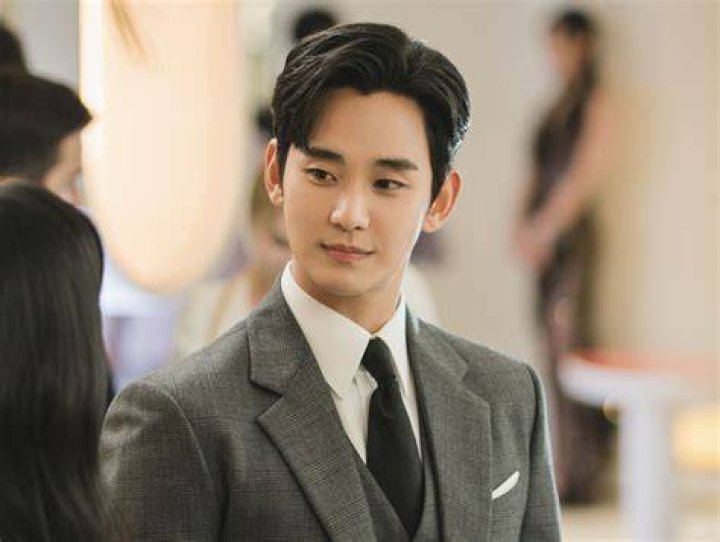 Kim Soo Hyun a terminé son service militaire ⋆ KSélection