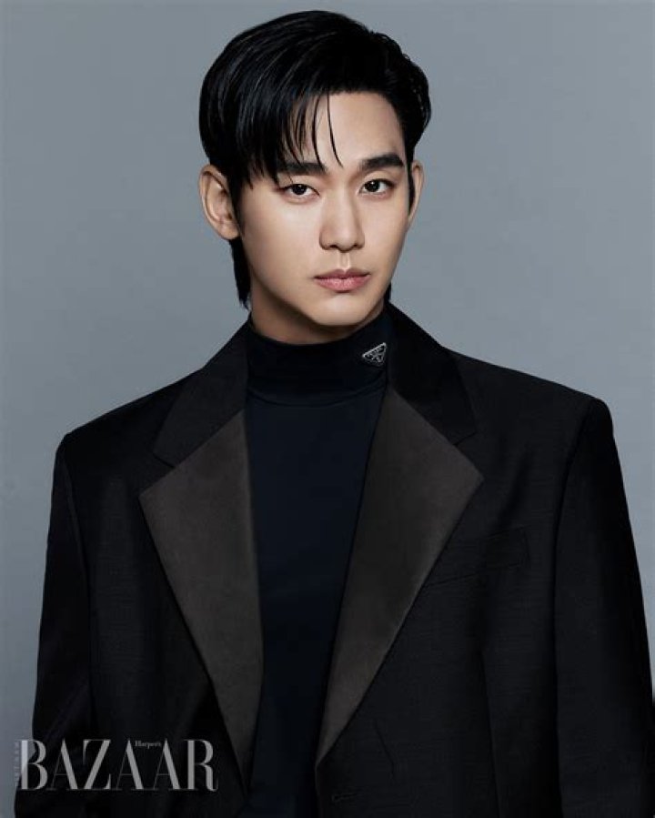 Kim Soo Hyun For Singles&rsquo; April 2014 Issue Couch Kimchi