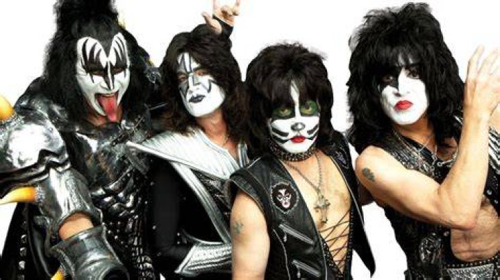 KISS LA BANDA MÀS CALIENTE DEL MUNDO ACE FREHLEY Y SU NOVIA LARA COVE
