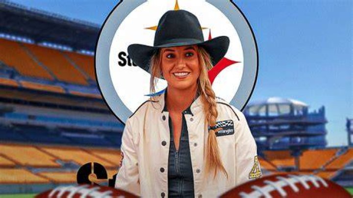 Lainey Wilson and Steelers' Devlin 'Duck' Hodges Make Red Carpet Debut