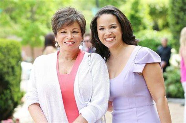 Laura Jarrett Wiki Meet Valerie Jarrett's Talented Daughter Who Works